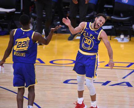 勇士正摆脱库里依赖症 挑战者心态助他们创造奇迹